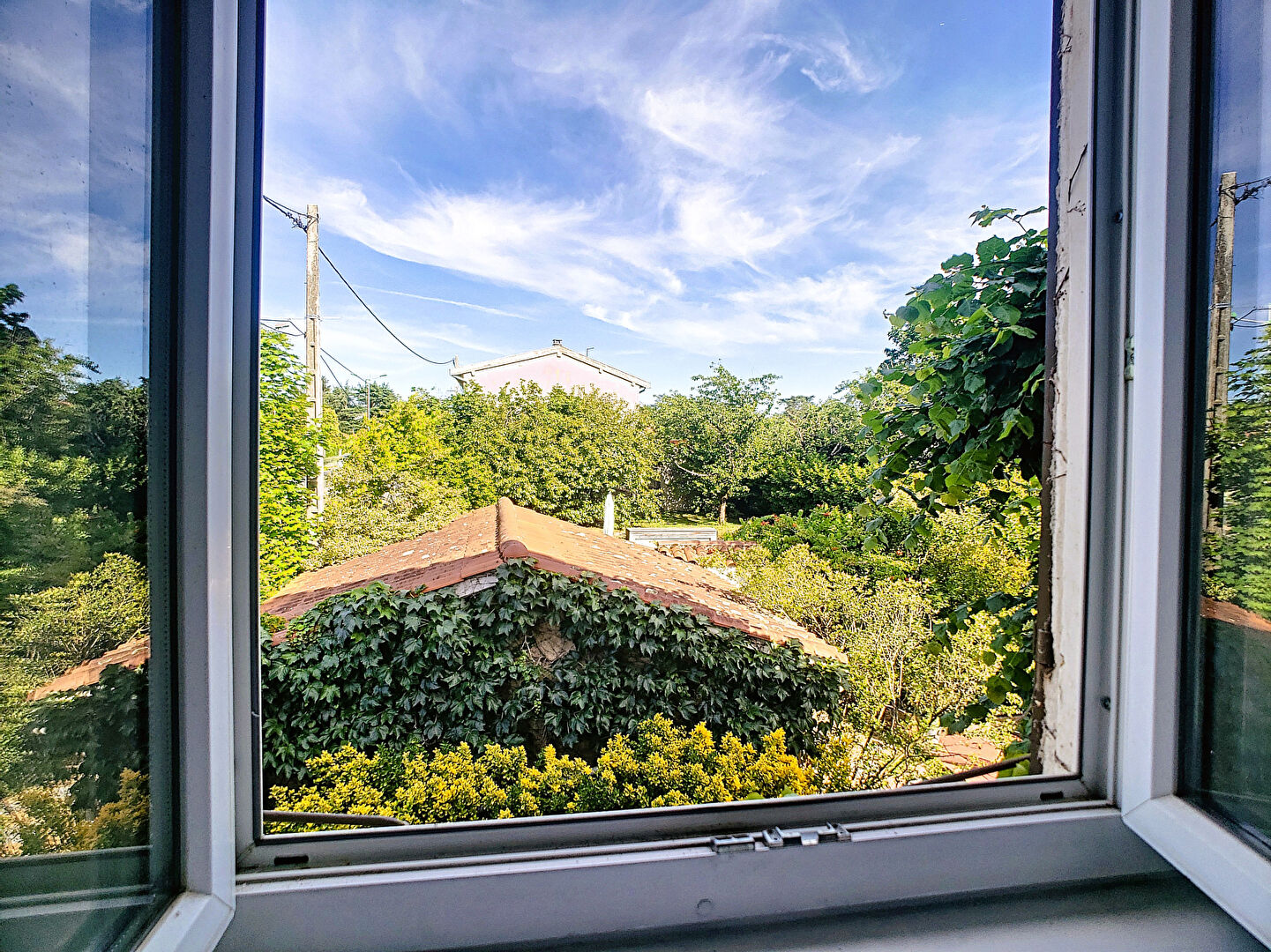 https://www.keymex.fr/Annonce/Index/53921882 vendu par LAGARRIGUES Emmanuelle