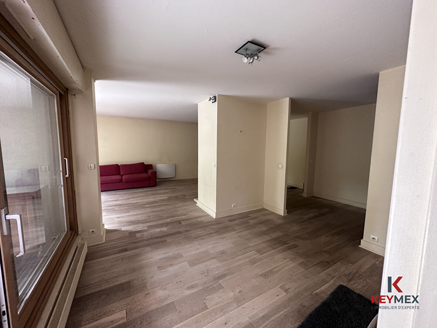 Appartement
VILLE D AVRAY