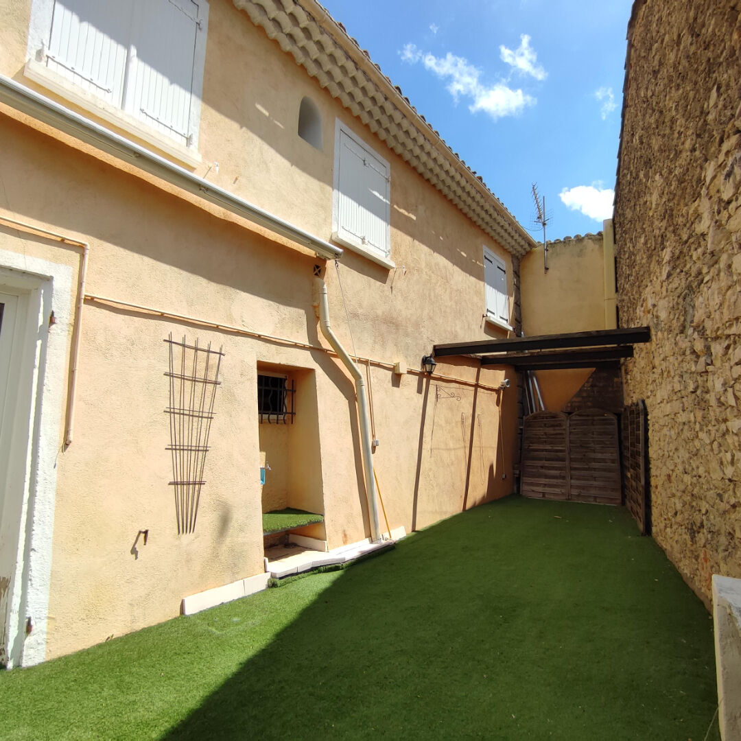 https://www.keymex.fr/Annonce/Index/53964319 vendu par Robin Anne Laure