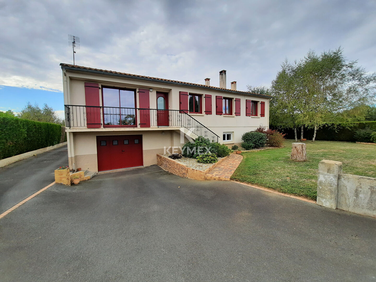 Maison
SAINT MARTIN DES NOYERS