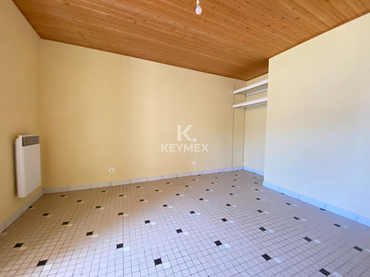 https://www.keymex.fr/Annonce/Index/53094040 vendu par CARDINEAU Adrien