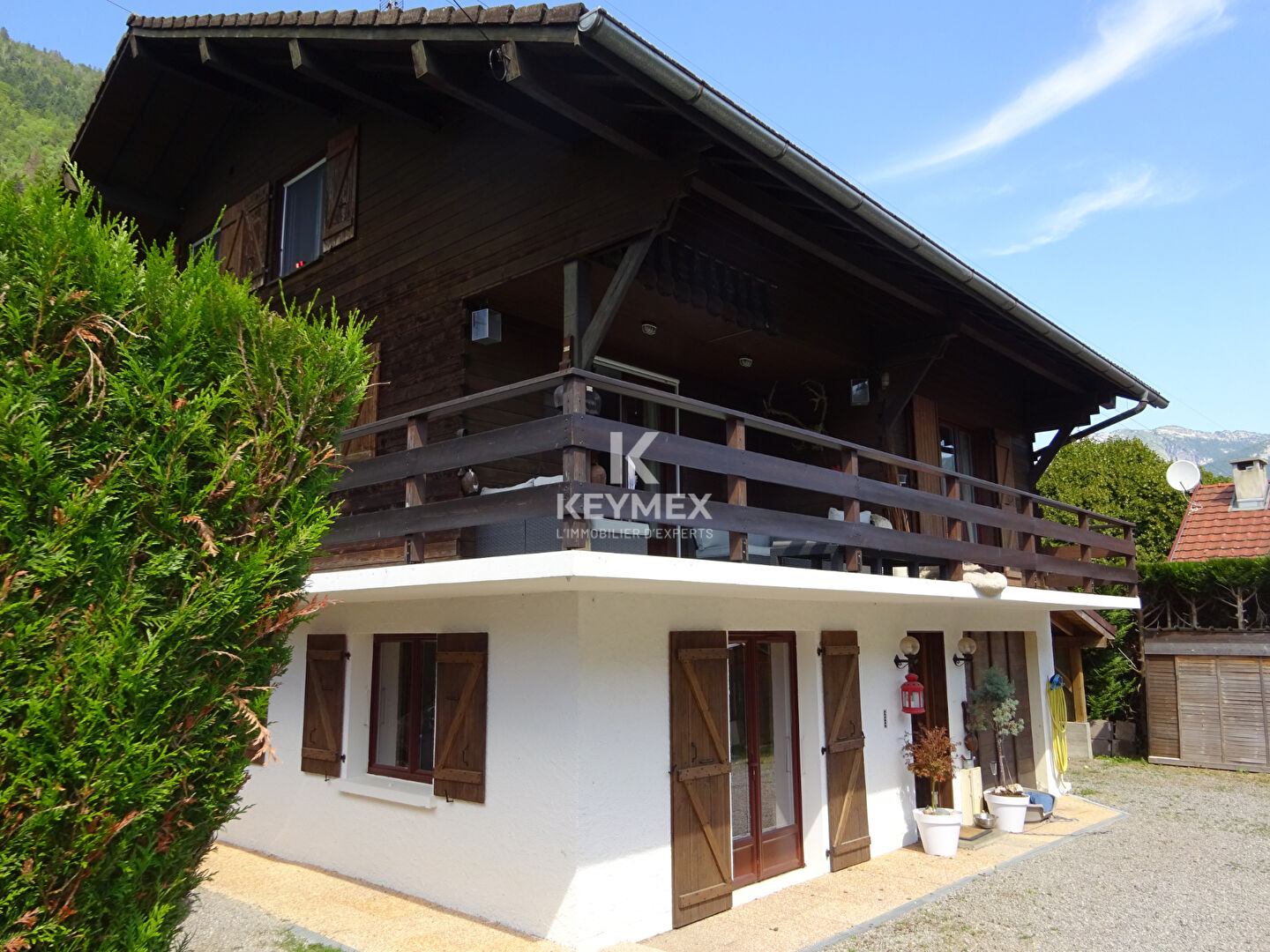 Maison
THONES