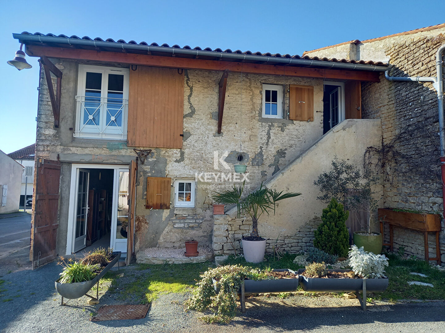 Maison
LA DEVISE