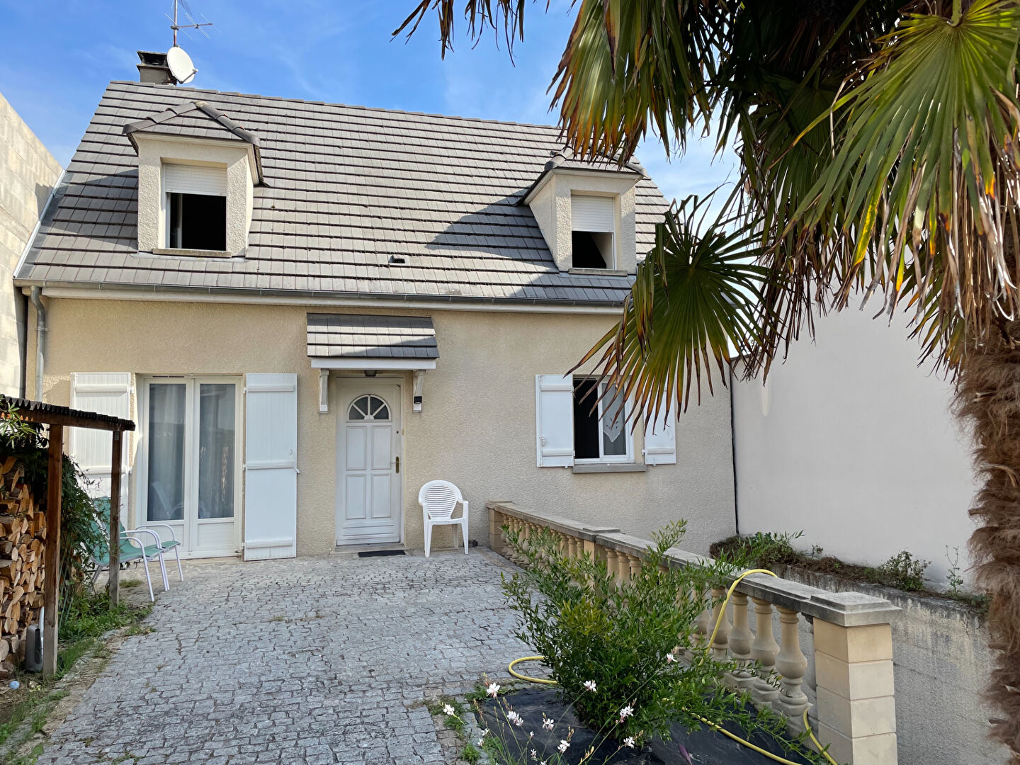 Maison
SARTROUVILLE